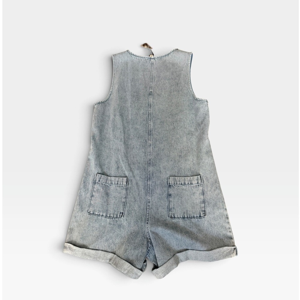 Day + Moon Liv Denim Romper Light Wash Button Front Sleeveless Medium NEW - Picture 2 of 7